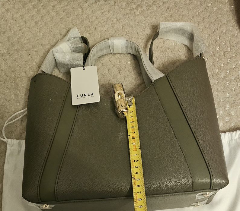 Geantă Furla 



Furla
Goccia S Tote Shoulder Bag Sage