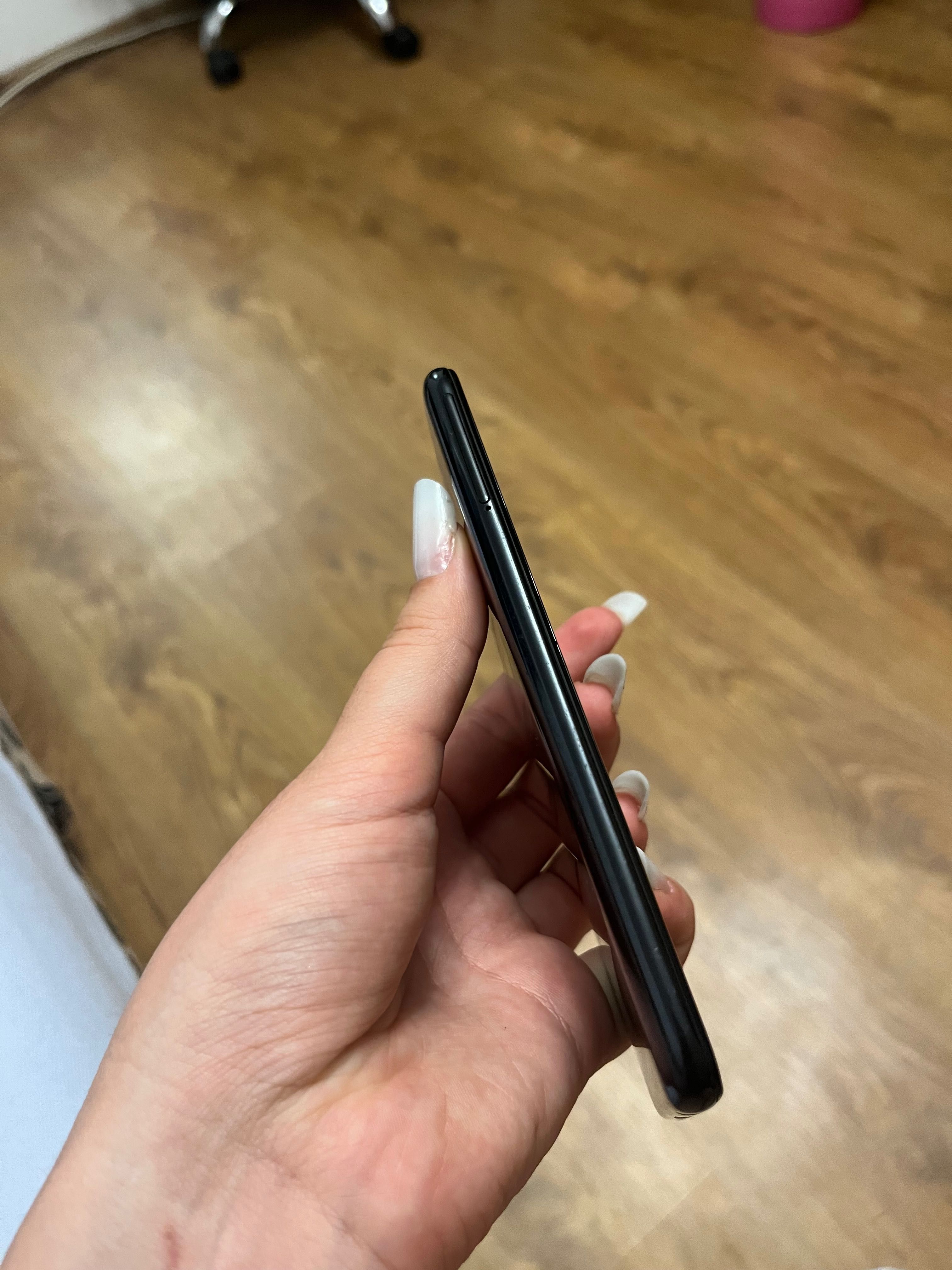 Vând Samsung A20e