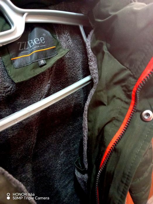 Куртка детская на мальчика 7-9лет, в отличном состоянии. Цвета хаки