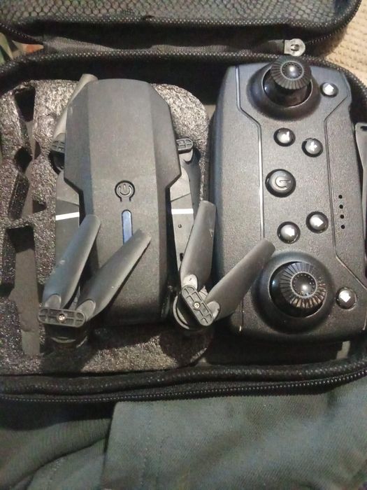 Dronă E88 -2 camere și geantă