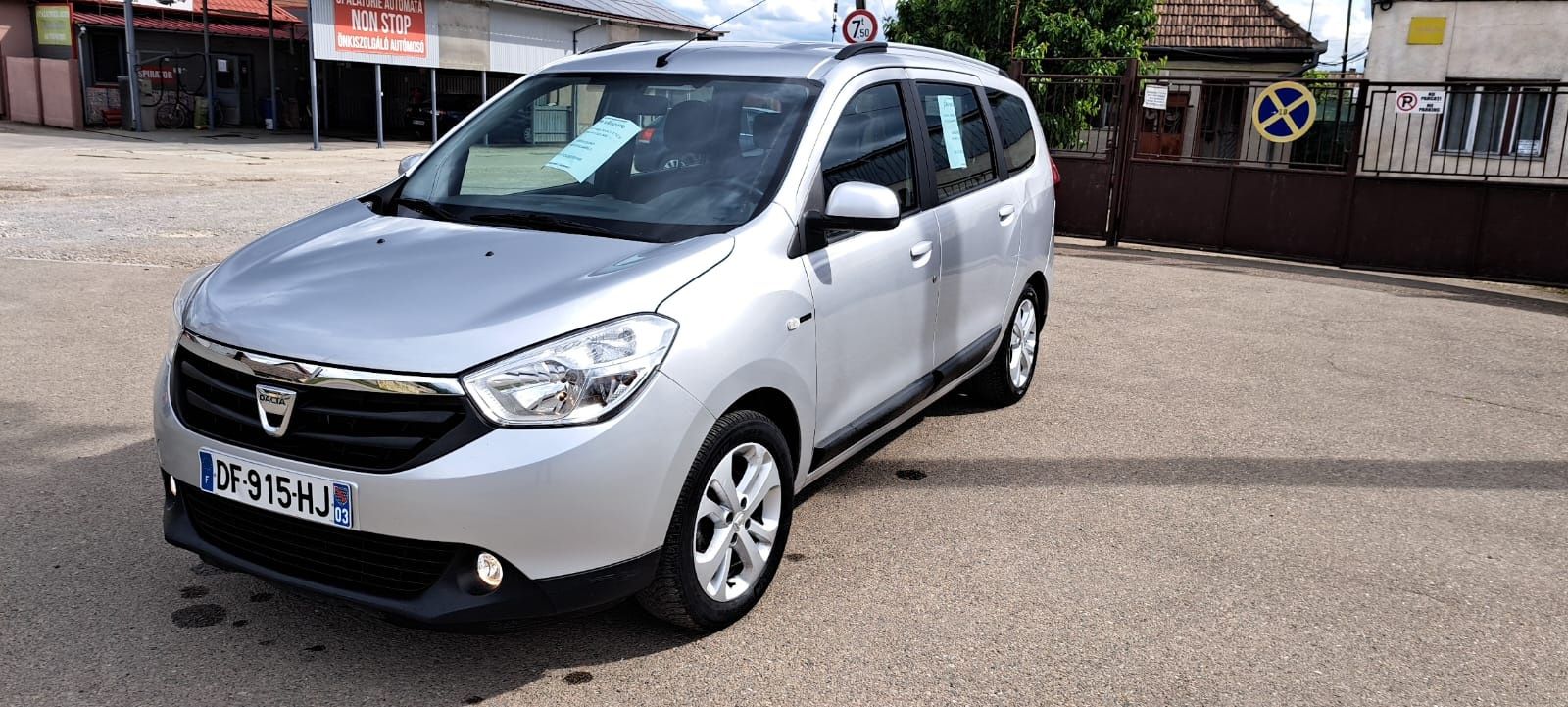 Vand sau Schimb Dacia Lodgy 1.2 tce Black Line Eco