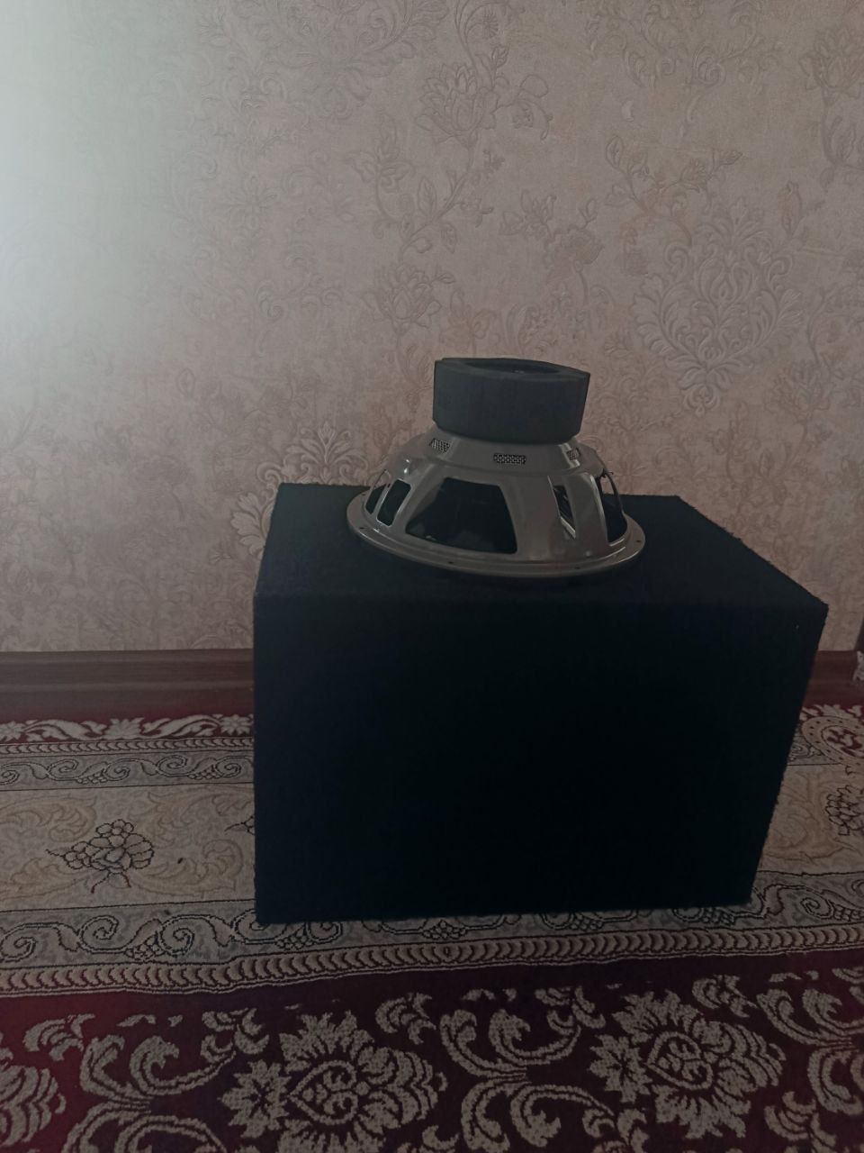 Сабуфер  JBL1200