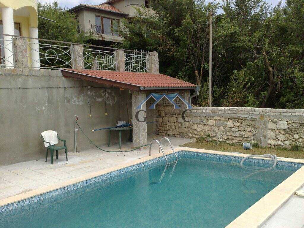 Дава се под наем Къща в Варна, Бриз - 200 кв.м за 1300 € - Снимка #11