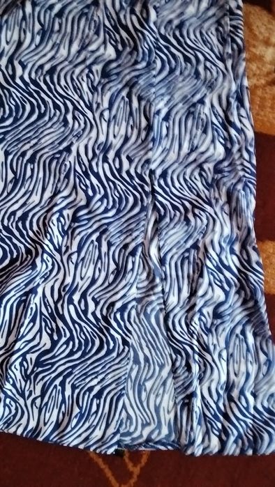 Kofta va yubka sotiladi ayol qizlar uchun