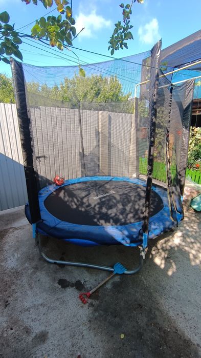 Vând trambulină copii