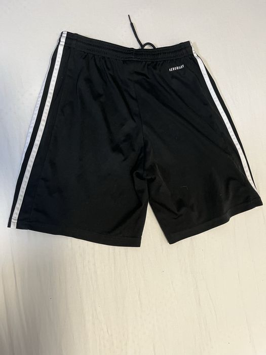 Къси спортни шорти Adidas