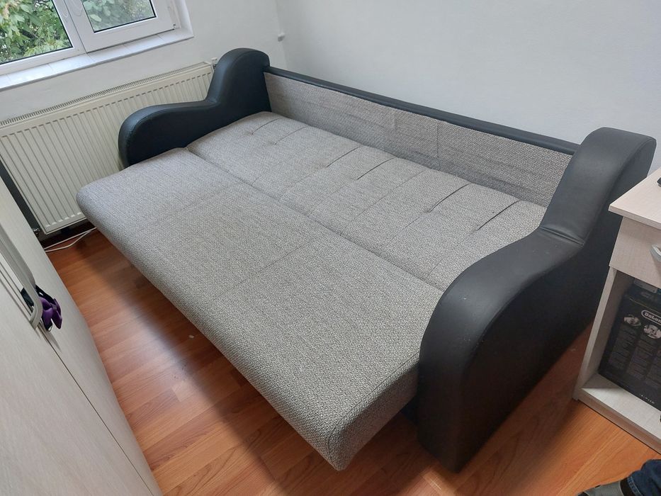 Canapea extensibila în stare buna