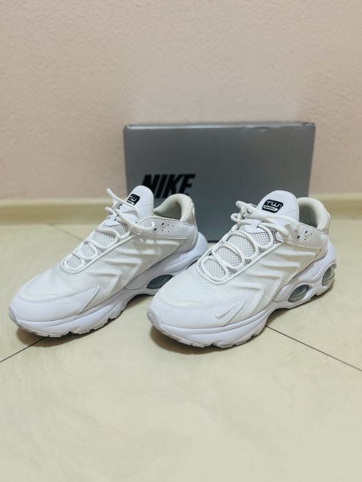Оригинални маратонки Nike tw