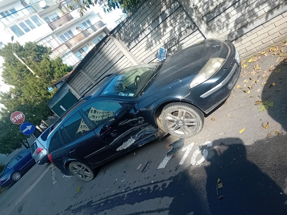 Vând renault laguna 2