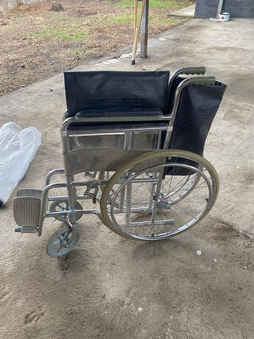 Продам  инвалидную  коляску