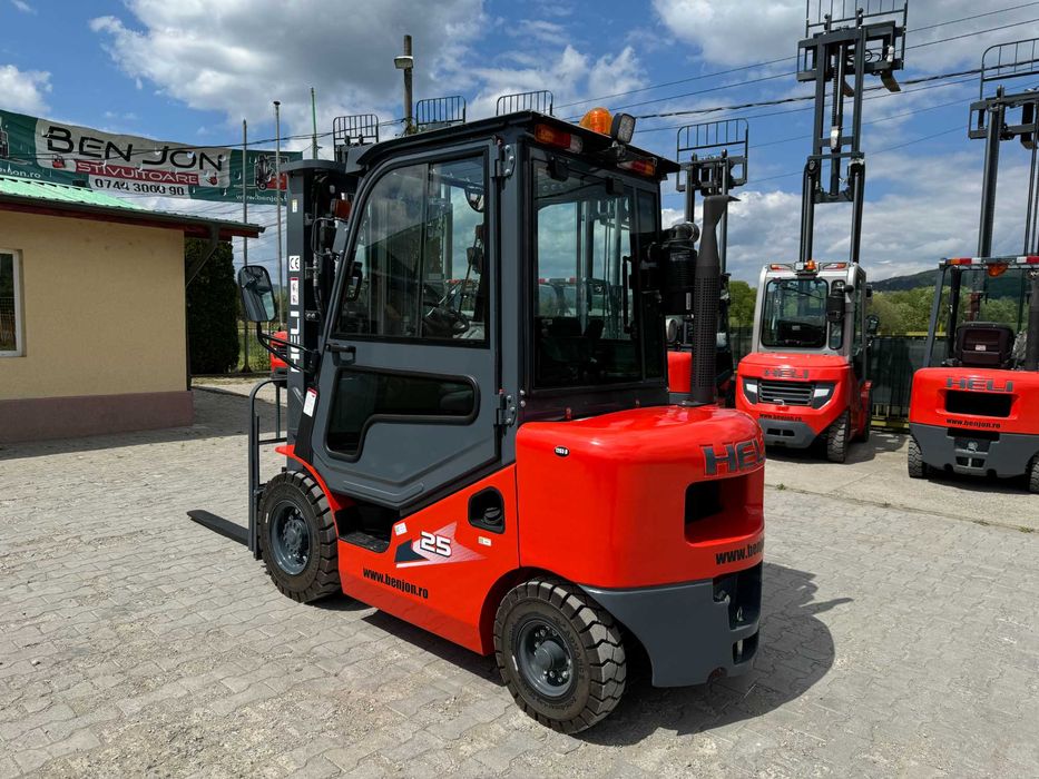 Motostivuitor Heli 2.5 tone diesel cu cabina inchisa