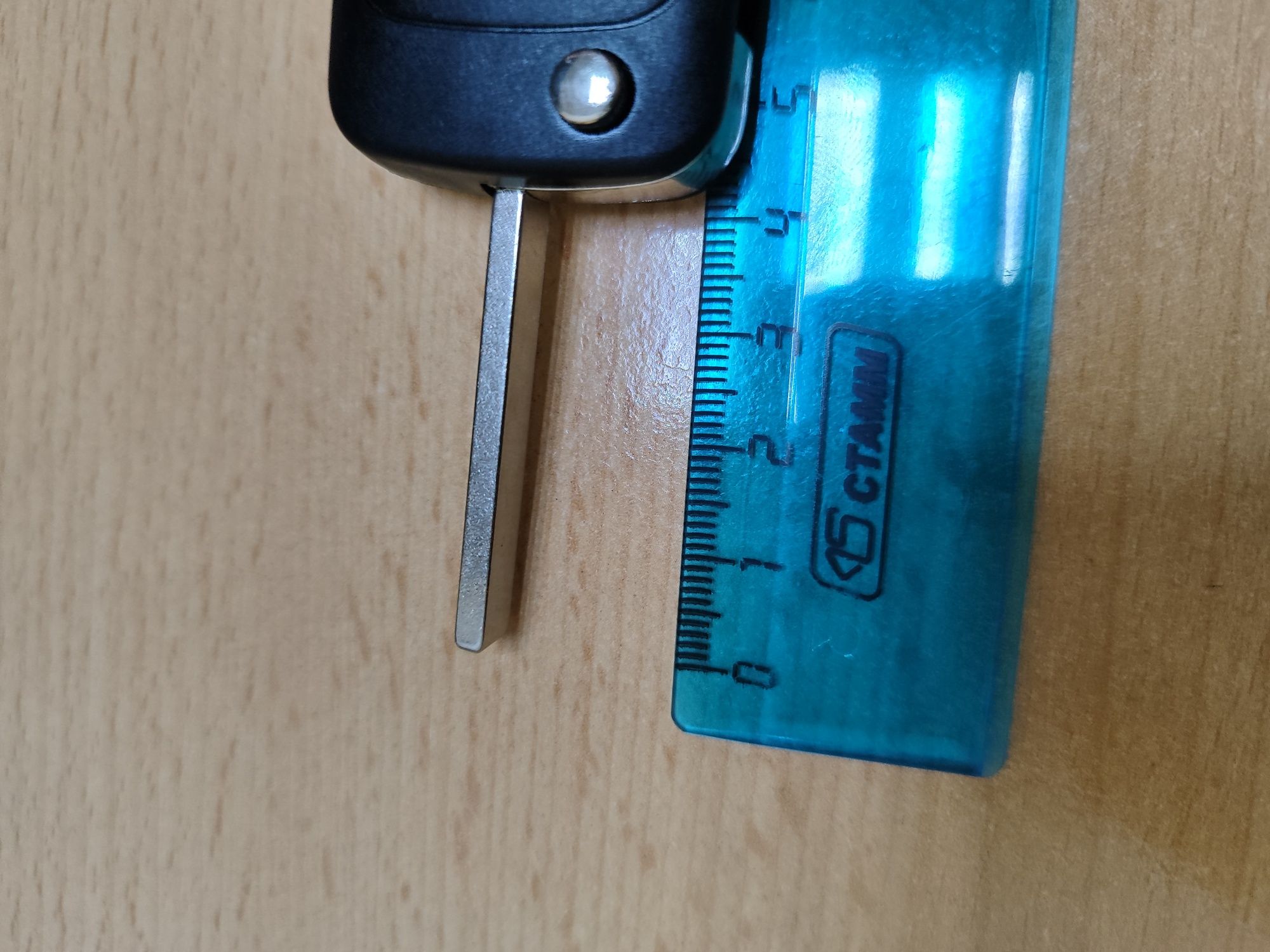 Выкидной ключ без чипа(корпус и лезвие новое)