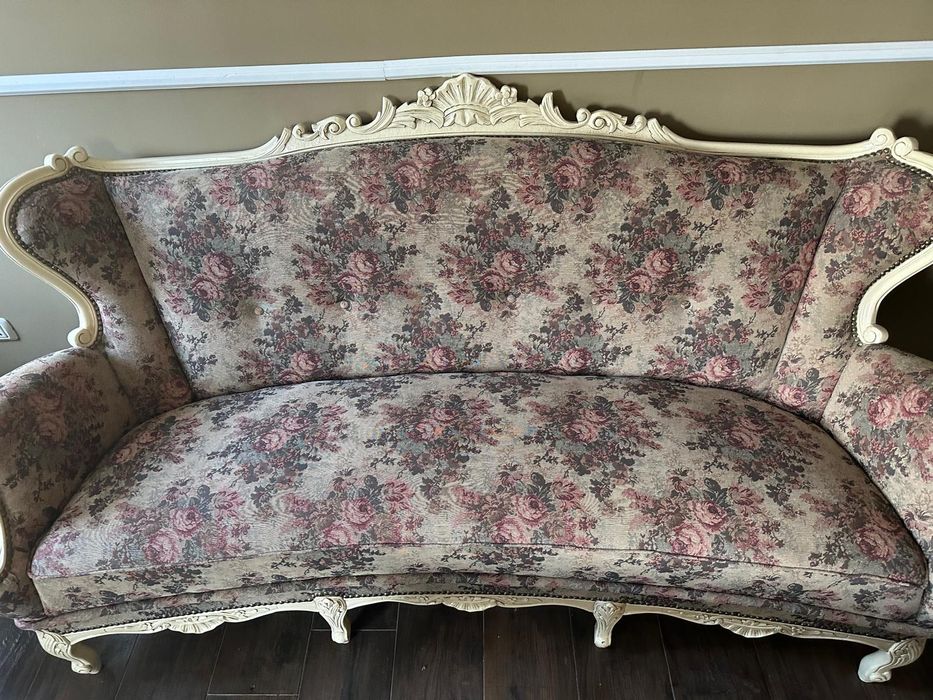 Set complet de mobilier din lemn masiv, stil baroc, stare foarte buna!