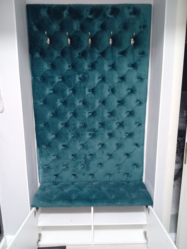 Продаеться прихожка для хола