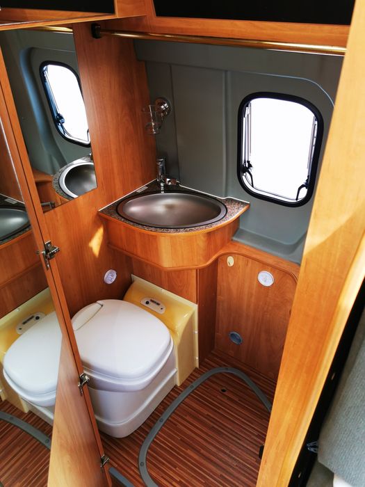 Campervan, autorulota, camper Possl 2Win, 5 locuri de dormit.