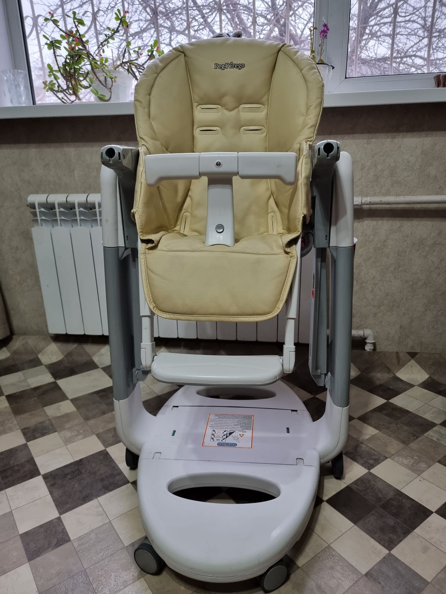 Стульчик для кормления Peg-Perego Tatamia