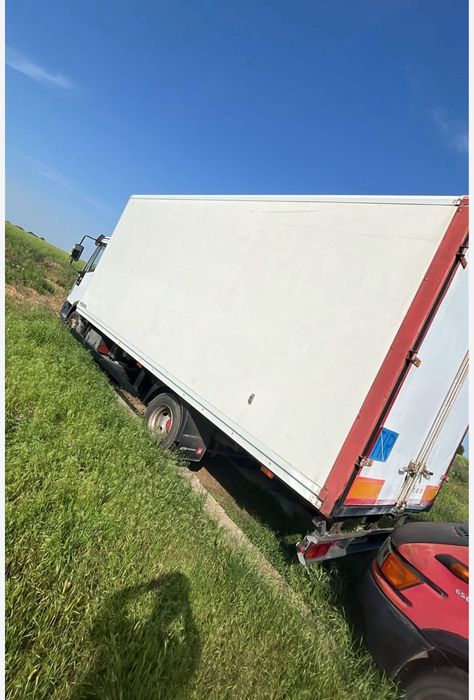 Iveco duba inchisa box carosat