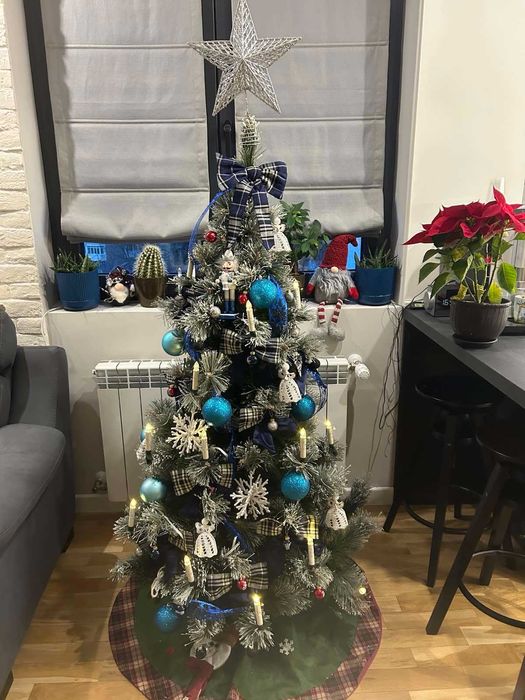 Изкуствена елха със заскрежени връхчета