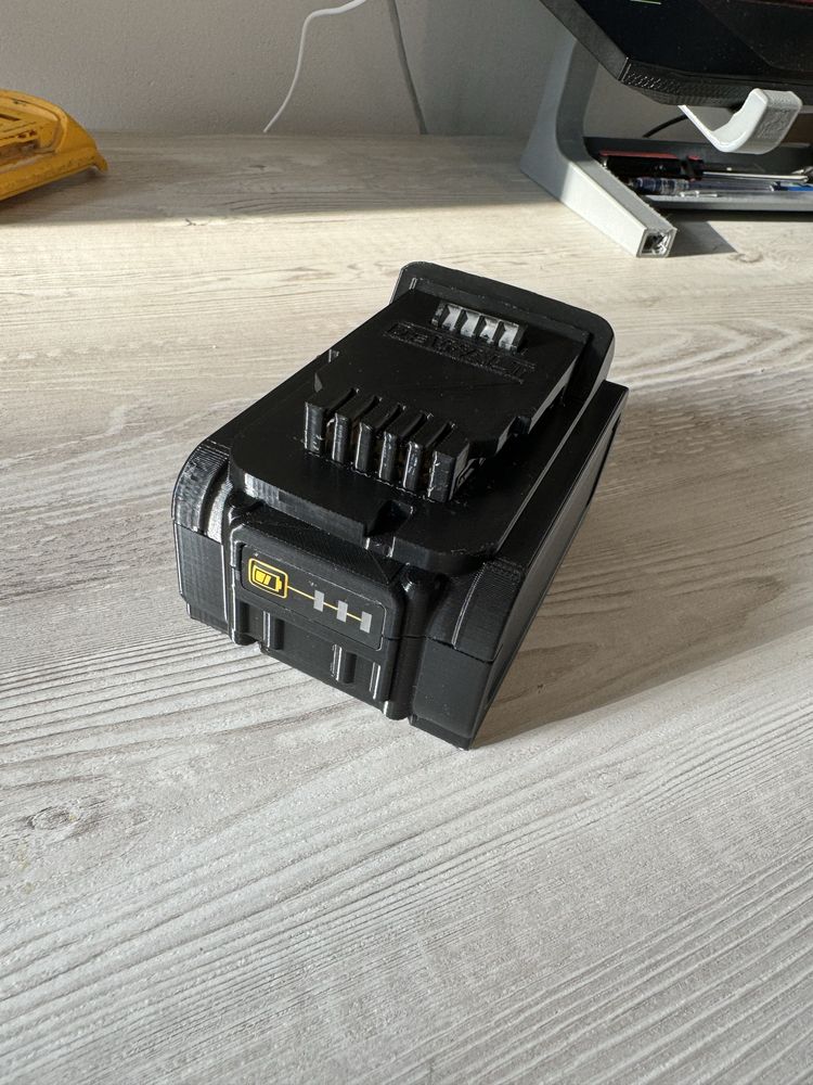 Carcasă acumulator DeWalt 18v 5Ah printată 3d