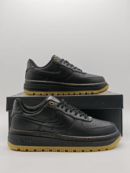 Nike Air Force 1 LUXE