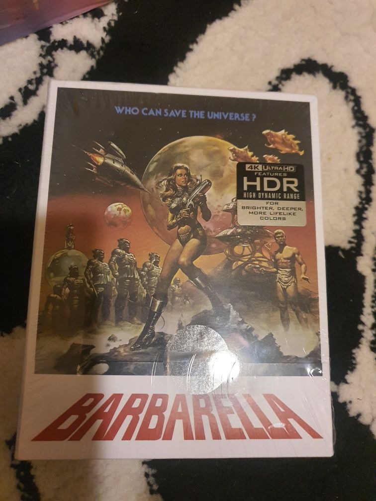 Set Barbarella  4k ultra hd