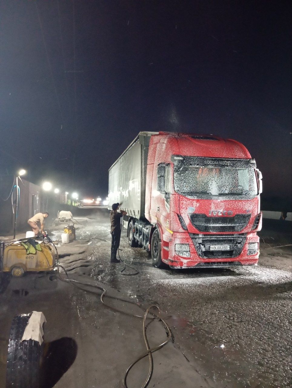 IVECO 460 + FLIEGL прицеп cотилади
 Йили: 2018 прицеп 2018