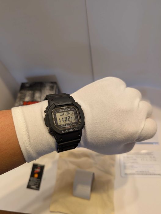 Часовник Casio G-Shock GW-5000U Метален корпус Solar Atomic 200m