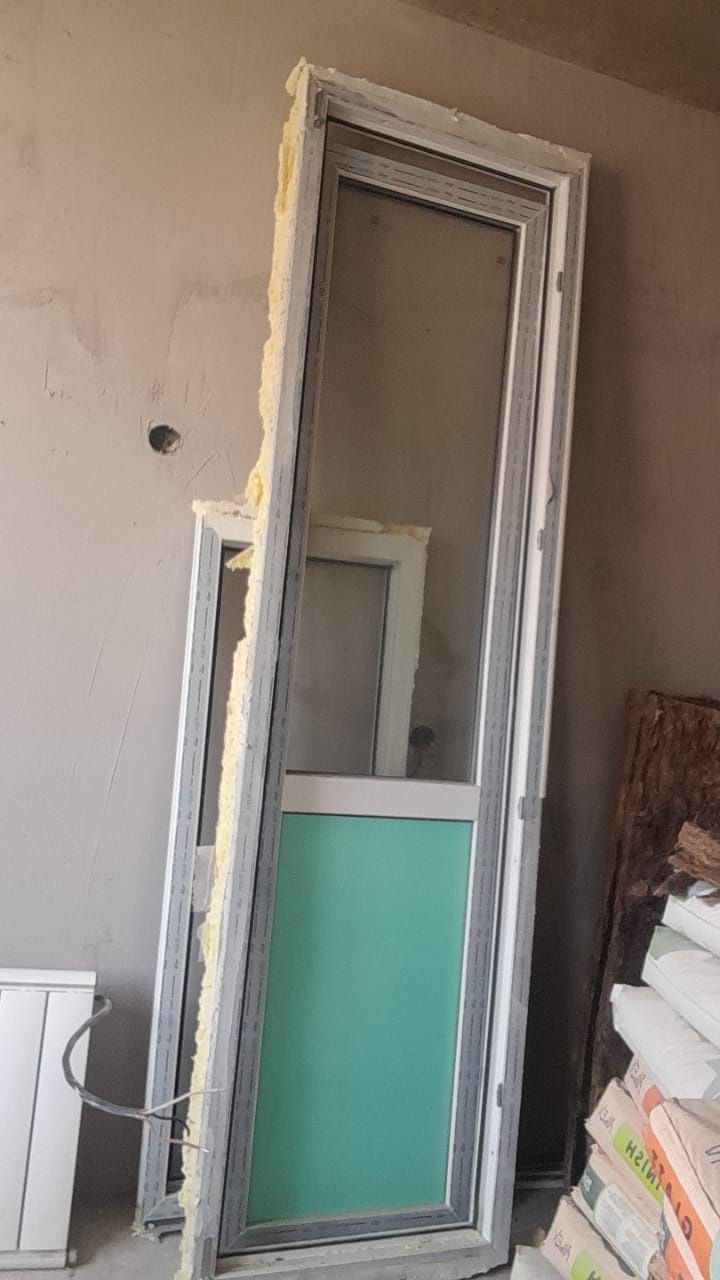 Дверь 70 × 2.40 пластиковая целая