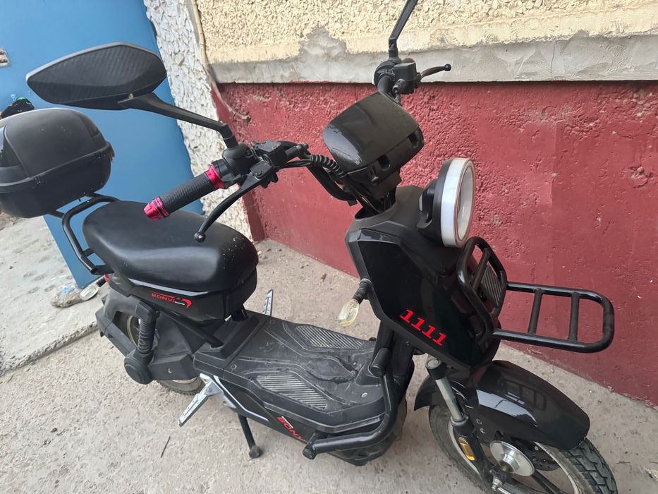 Электроскутер срочно продаётся