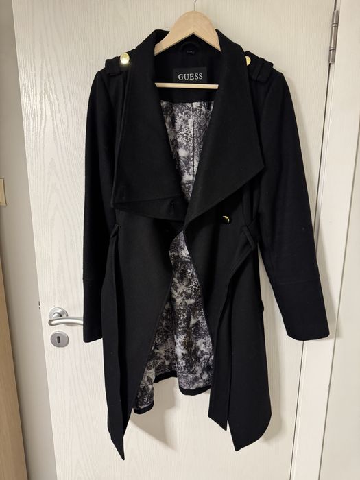 Дамско вълнено палто Guess