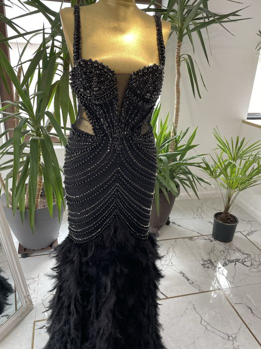 Rochie nasa pietre si pene bijuterie