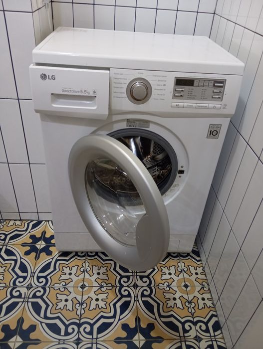 Продам стиральную машинку LG