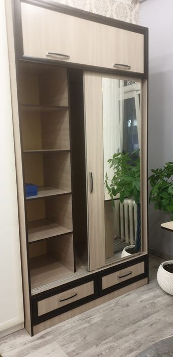 Продам шкаф -купе. В отличном состоянии