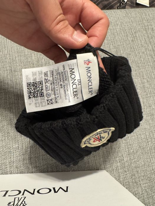 Caciula Moncler noua