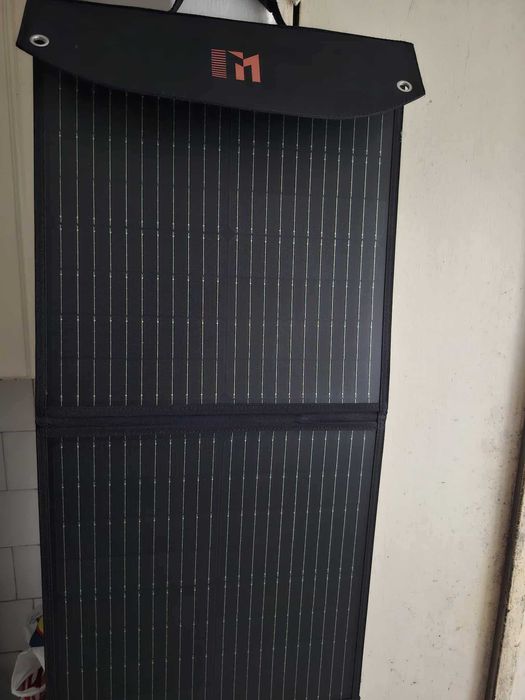 Vând panou solar portabil cu baterie