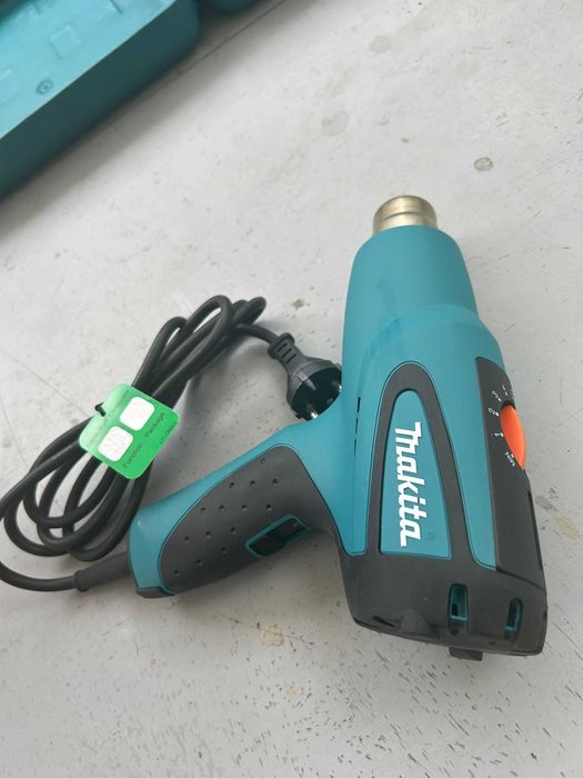 Suflanta de aer cald Makita