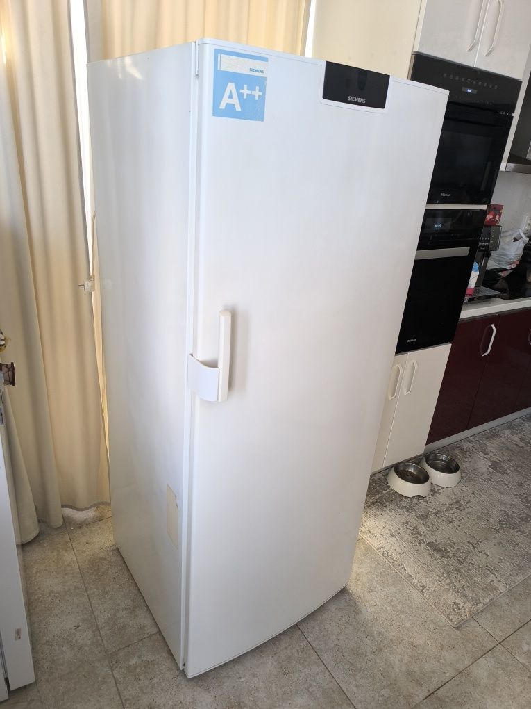 Фризер  Siemens GS36NA31 - 310 литра.