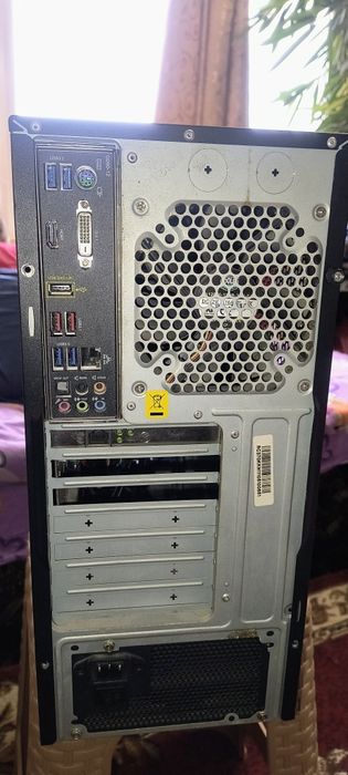 Геймърски компютър  AMD Ryzen 3 2200G,GA-AB350-Gaming 3 ,DDR4  2x8 gb