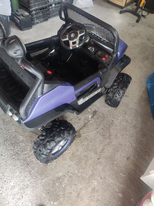 Vând mașină electrică pt copii