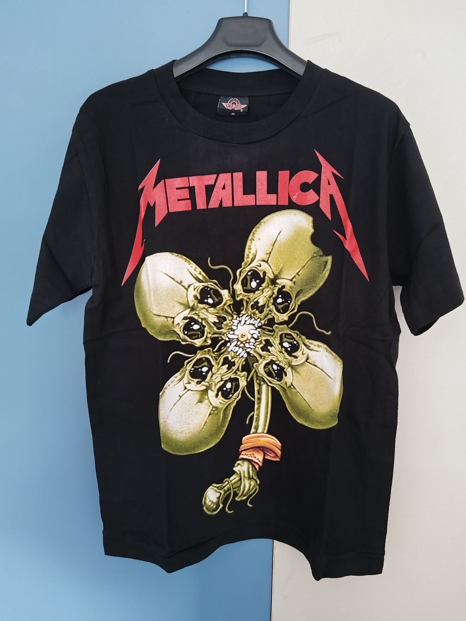 Чисто нова тениска на Metallica