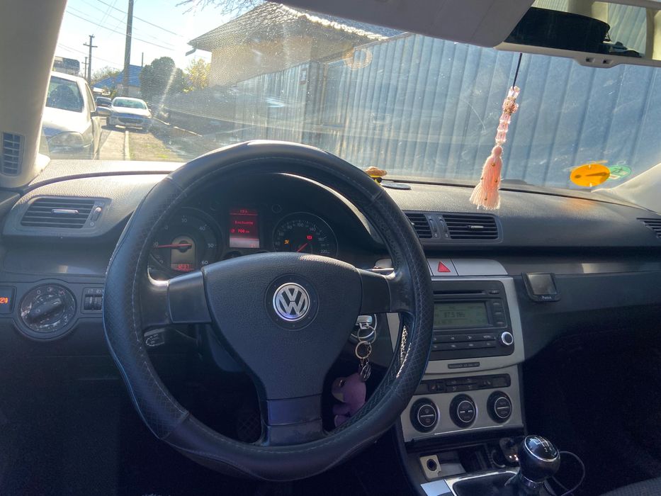 Vând Volkswagen Passat b6 2.0 tdi