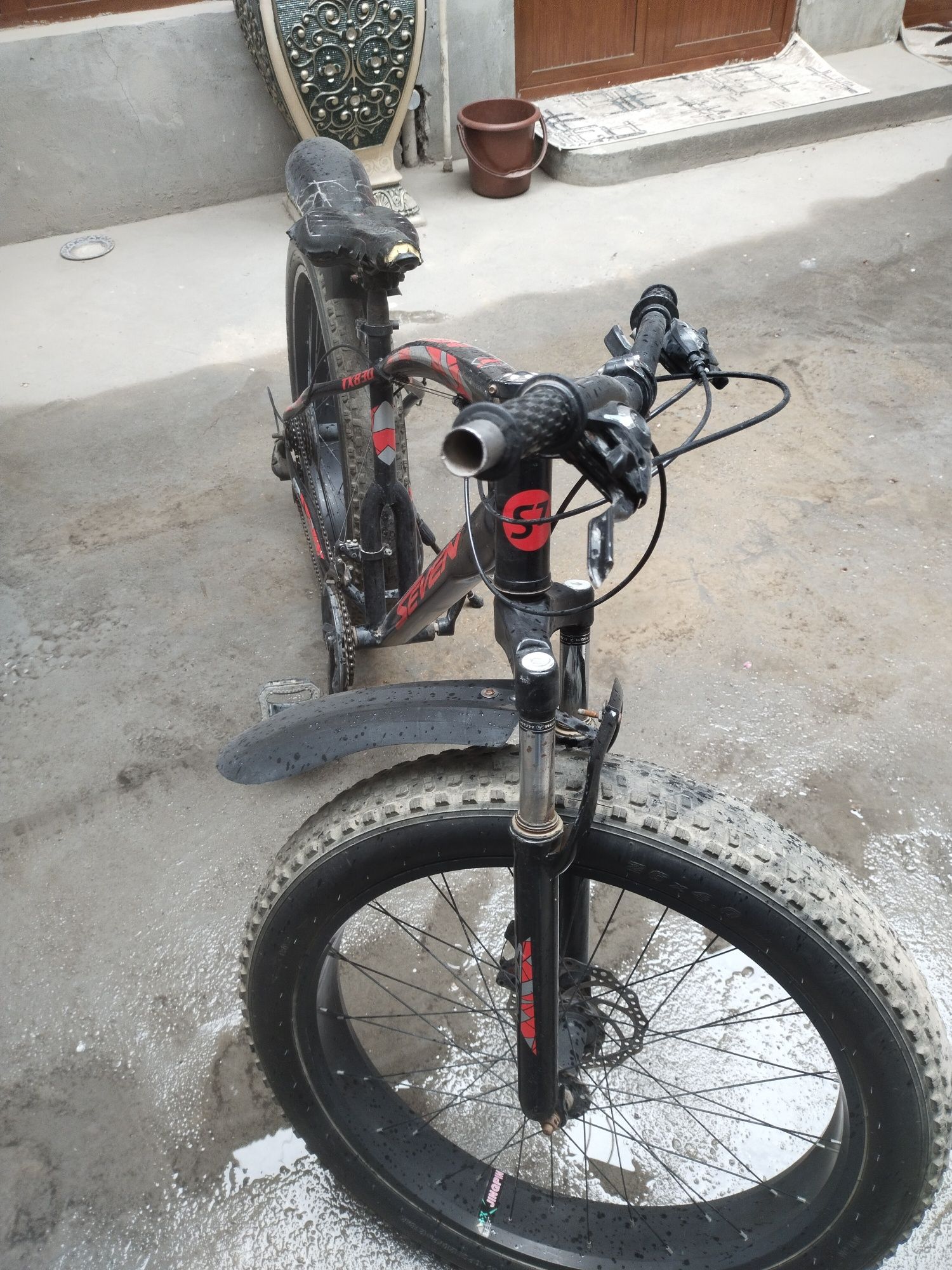 Velosiped shiroki balon