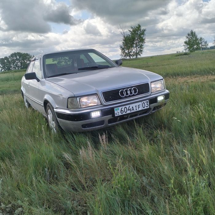Продам автомобиль Ауди б4.