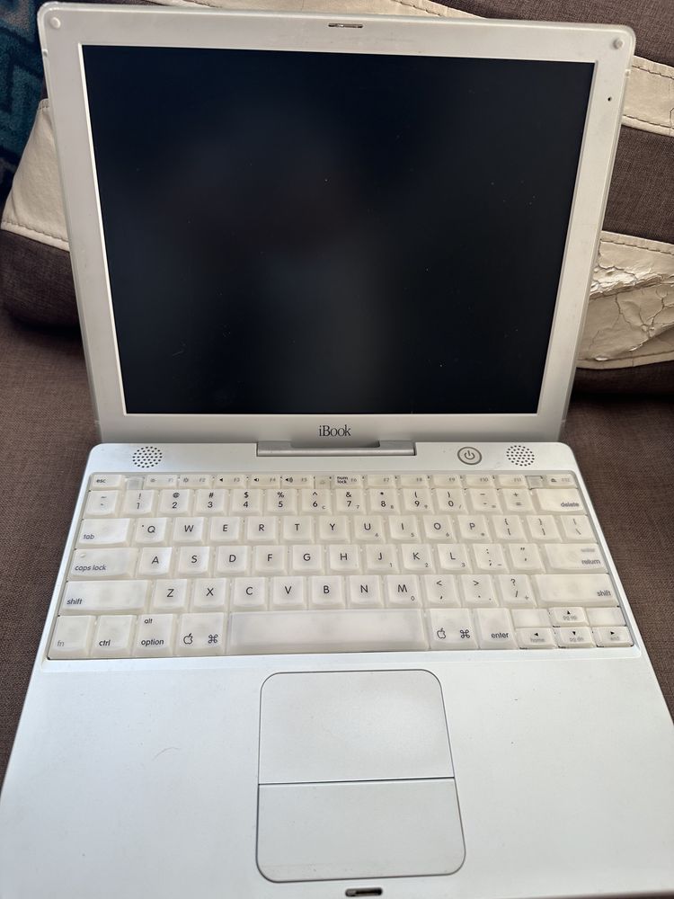 *Колекционерски* Apple iBook A1005 12.1"
