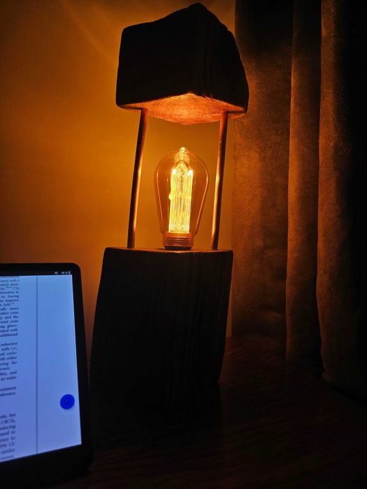 Lampă birou decorativă din lemn masiv de stejar cu bec Edison vintage
