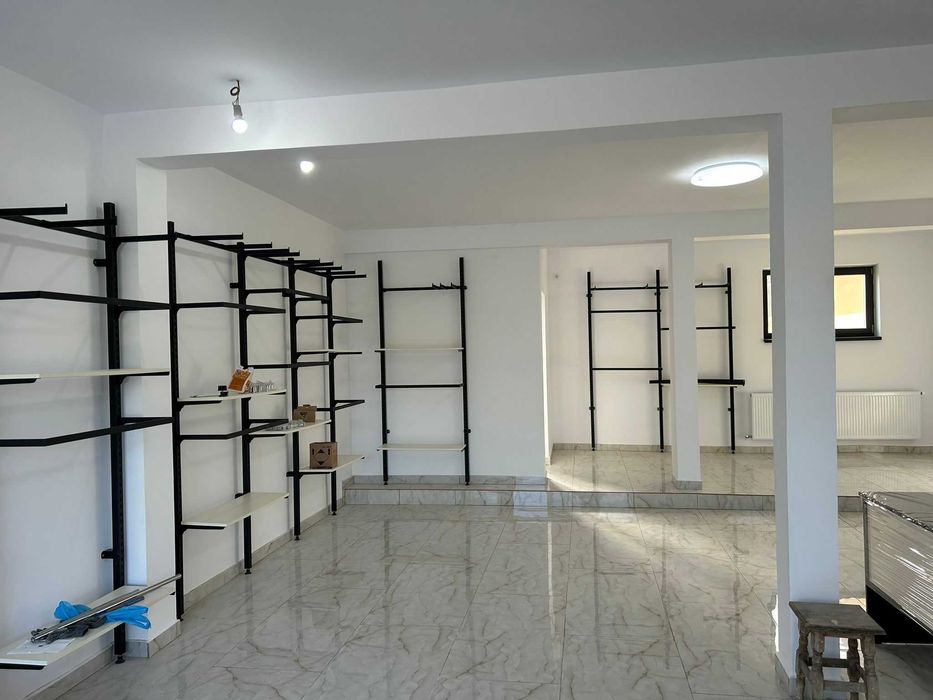 Spațiu Comercial Modern de Închiriat - 240 mp Utili, 3 Etaje, DJ248