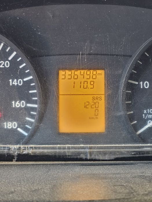 Mercedes sprinter Max zudlik bilan sotiladi.