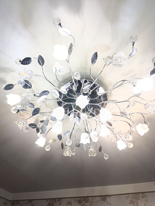 Продается люстра