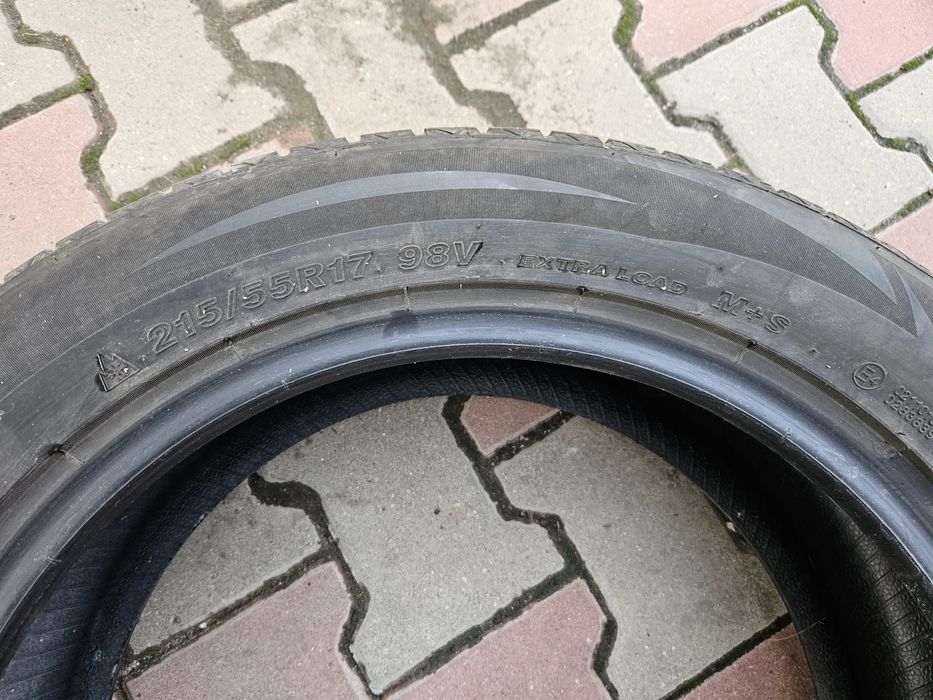 Vând 4 anvelope 215 55 R17