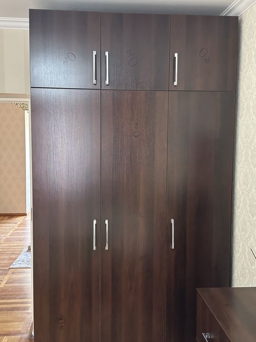 Шкаф почти новый